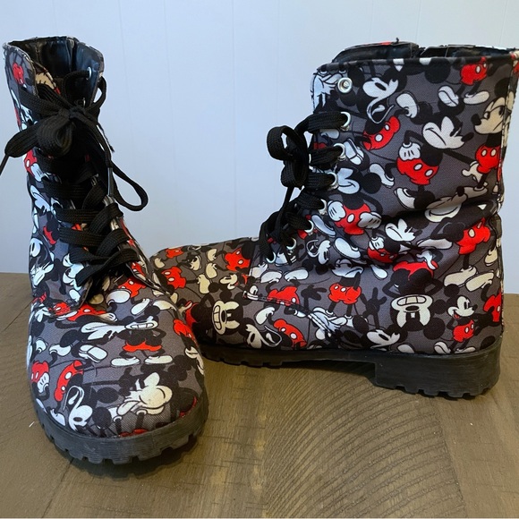 EUC worn 1x Disney Mickey combat boots women’s sz 9 runs small - Picture 2 of 9